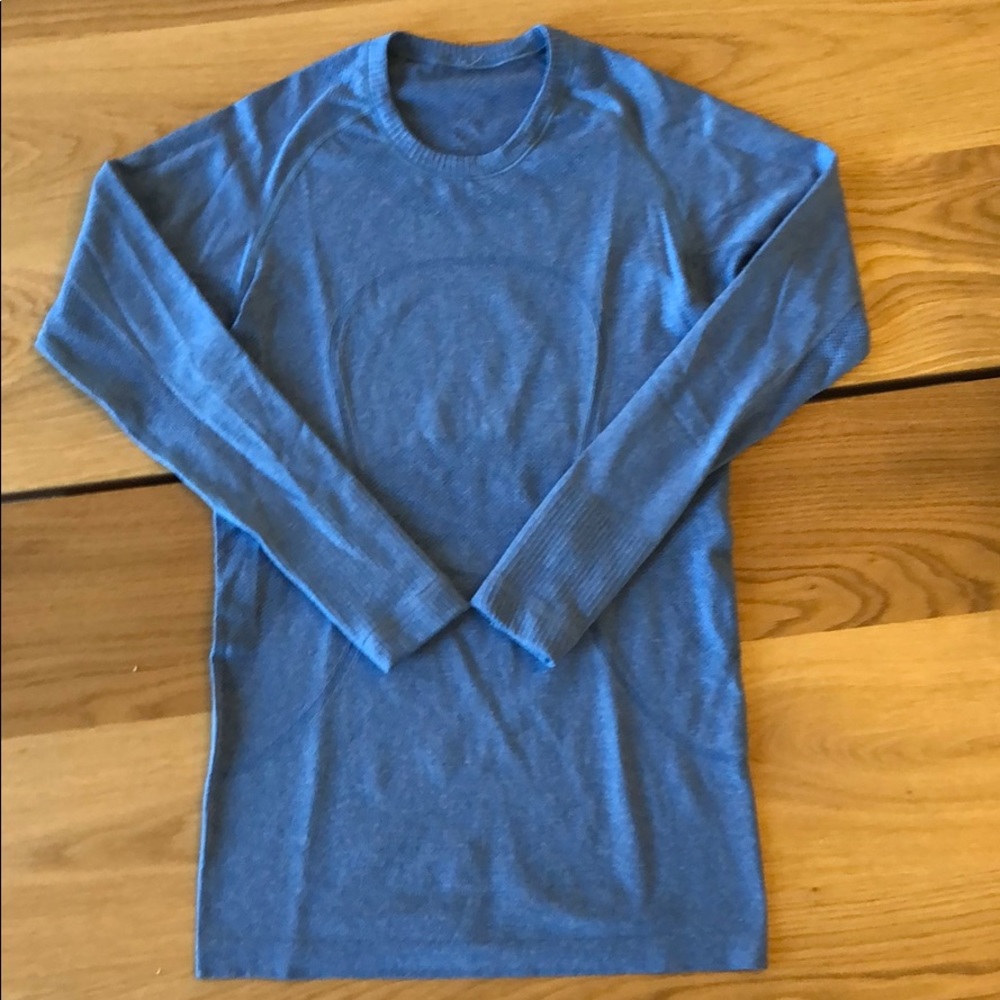 LULULEMON top